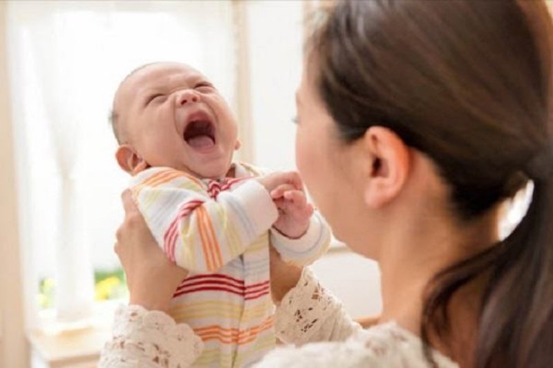 Chiêm bao thấy mình đang chơi đùa với con nít